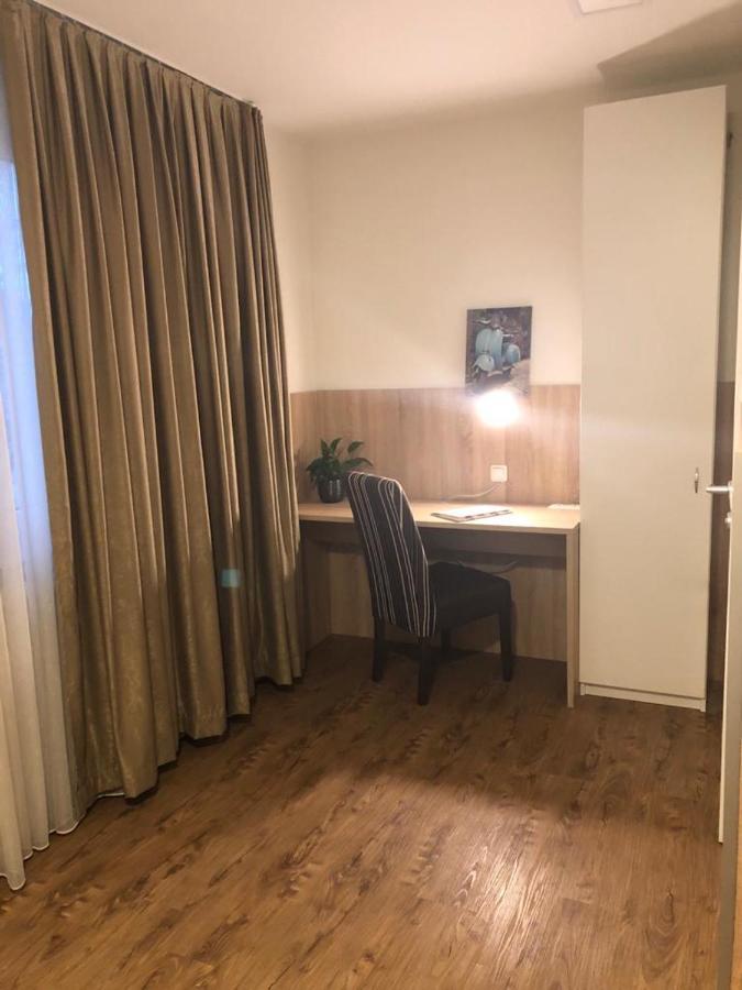 Gastehaus Penny Rooms N Hallein Exteriör bild
